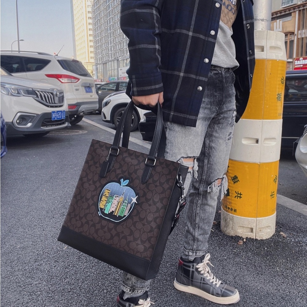 NWT Coach Graham Structured Tote In Signature Canvas With Souvenir Patches C6634 - Picture 2 of 13